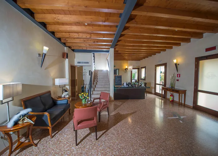 Hotel Venice Resort Airport