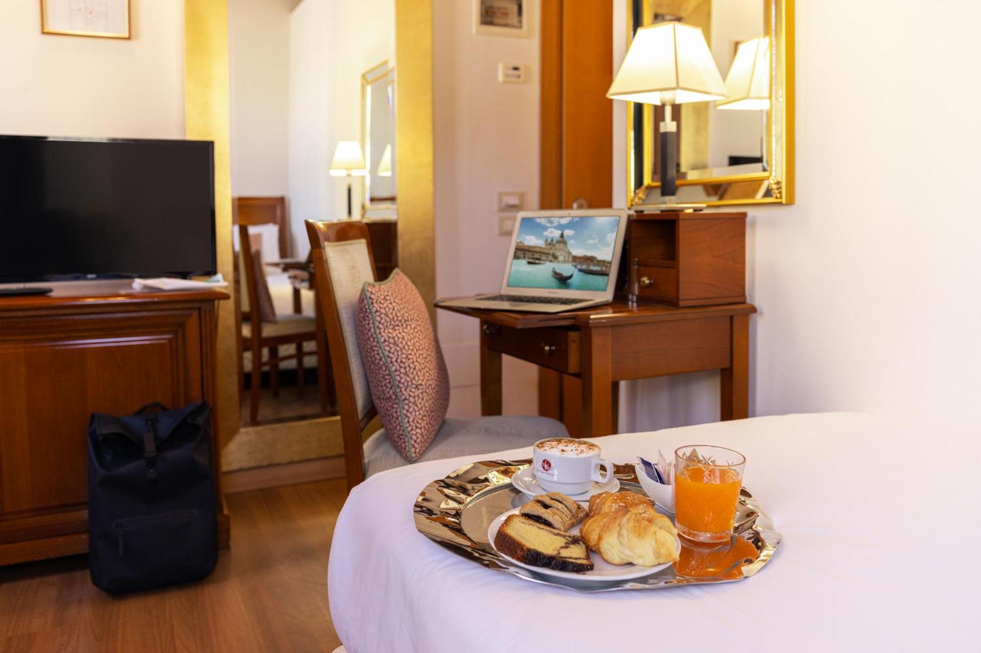 Venice Airport 4* Tessera