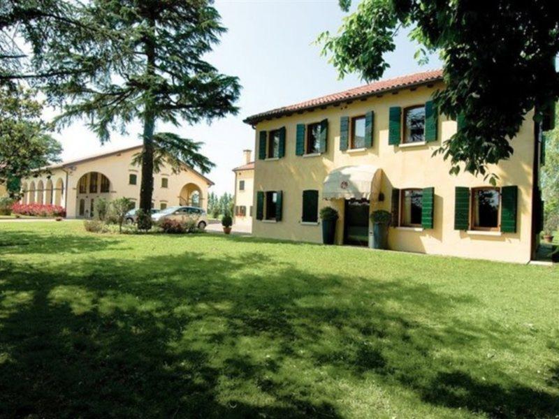 Hotel Venice Airport 4*